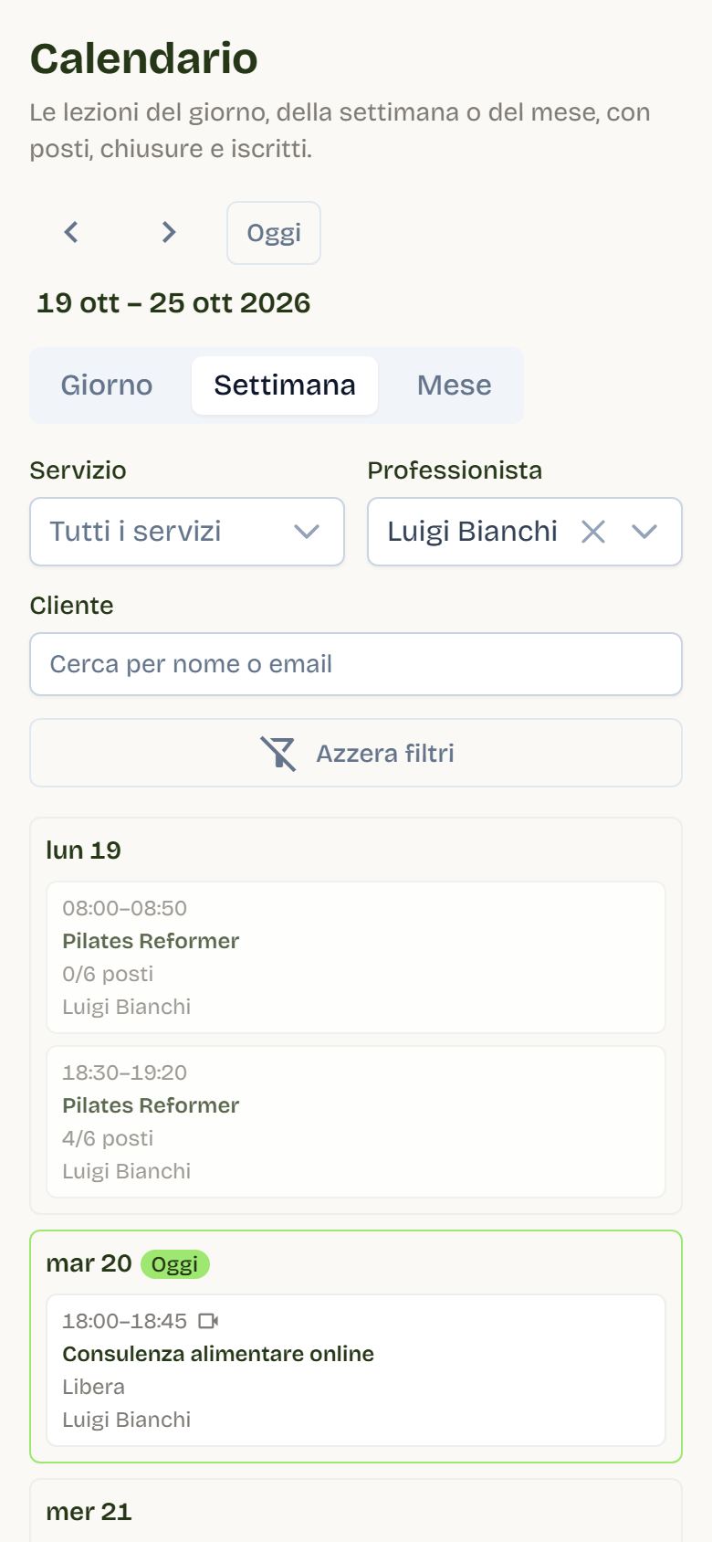 Il Calendario nella vista Settimana dal 19 al 25 ottobre 2026, filtrato sul professionista Luigi Bianchi.
